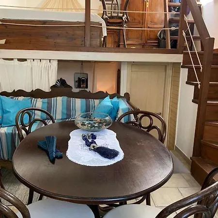 Vera's Traditional House - Chora *