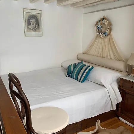 Vera's Traditional House - Chora